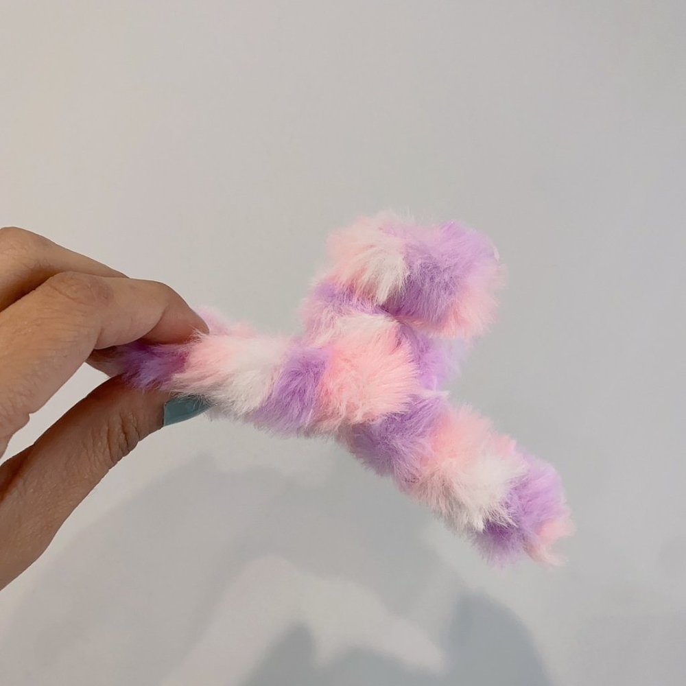 Cute Fuzzy Claw Clip, Hair Claws for Thick Hair